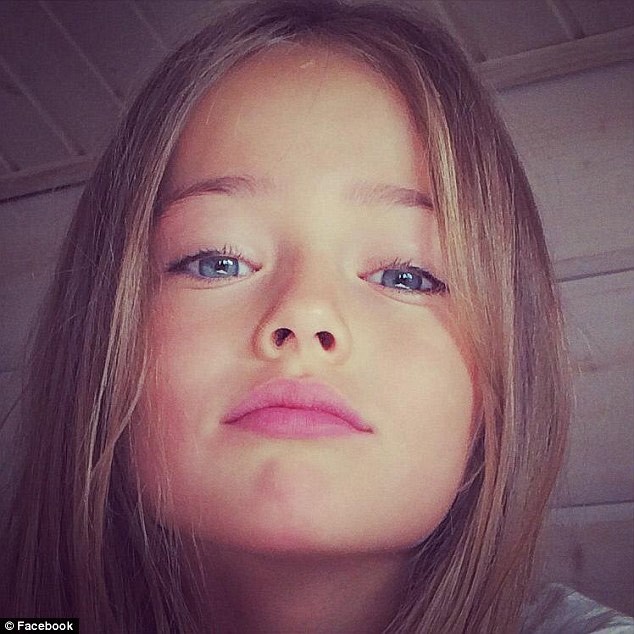 Cô bé Kristina Pimenova, 9 tuổi, sống ở Moscow, Nga làm mẫu từ năm lên 3 cho các hãng danh tiếng như Vogue, Roberto Cavalli và Armani.